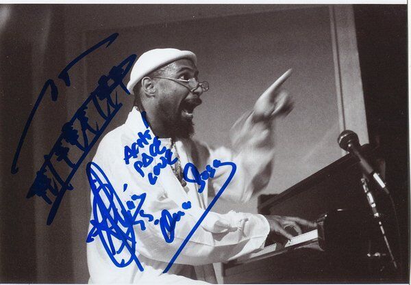 Omar Sosa 1965- genuine autograph 5x7