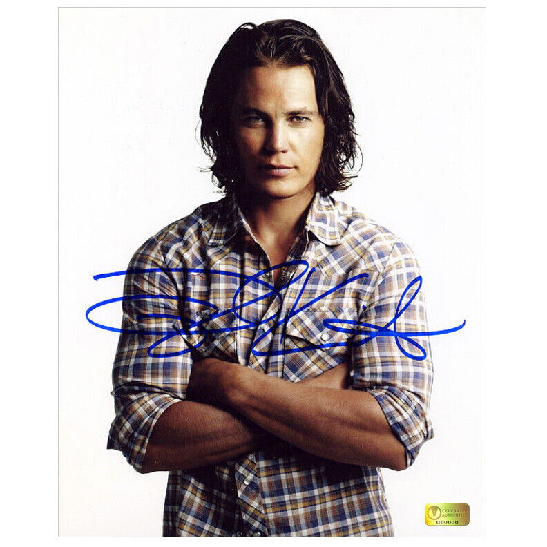 Taylor Kitsch Autographed Friday Night Lights Season Four 8x10 Studio Photo Poster painting