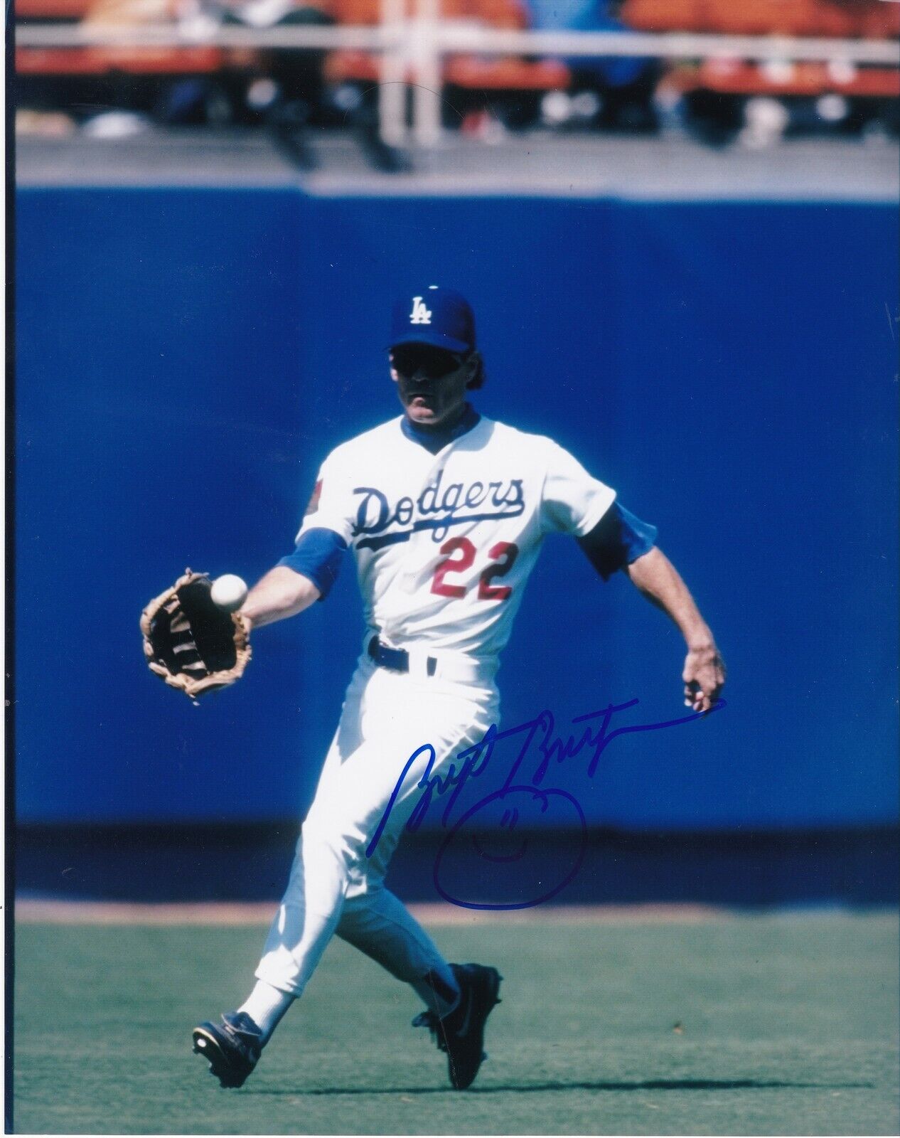 BRETT BUTLER LOS ANGELES DODGERS ACTION SIGNED 8x10