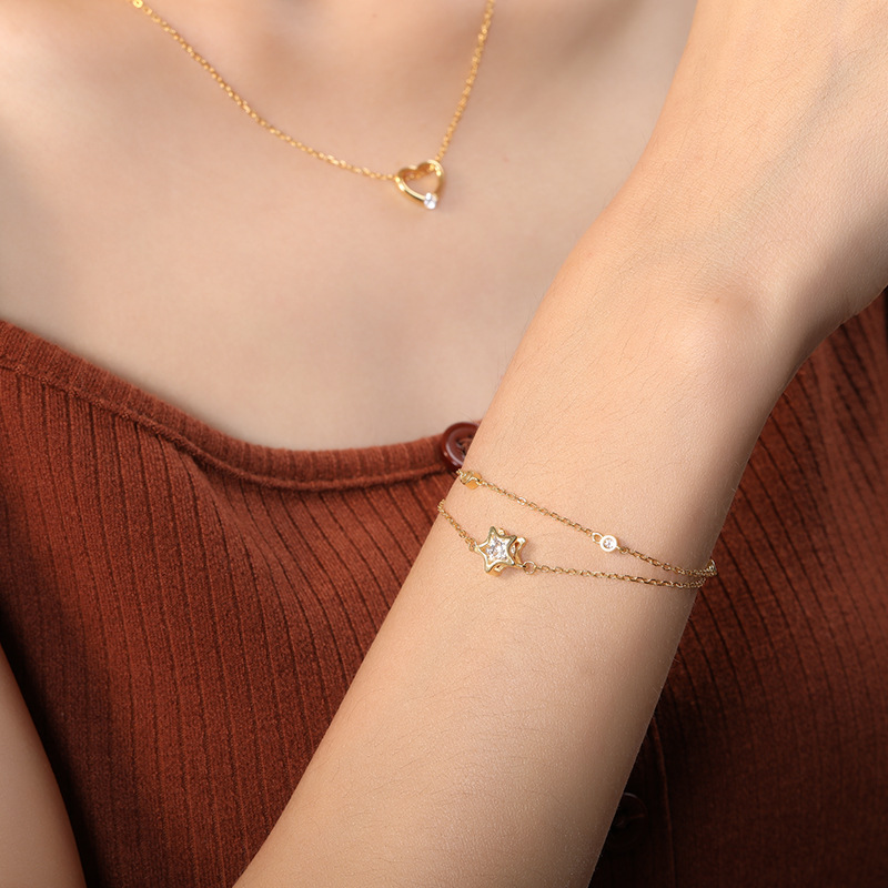 Adjustable clasp design of the S925 sterling silver bracelet.
