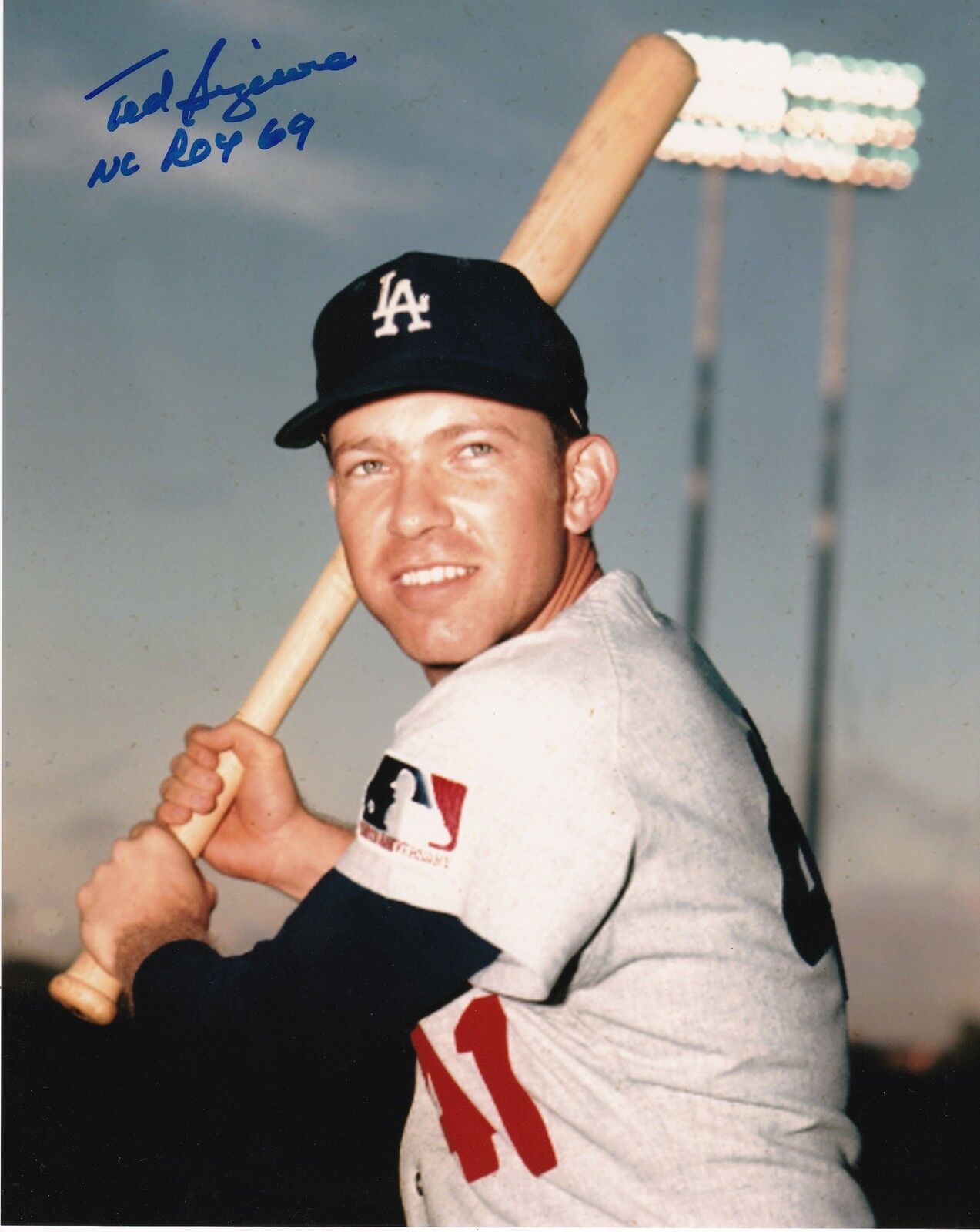 TED SIZEMORE LOS ANGELES DODGERS NL ROY 1969 ACTION SIGNED 8x10