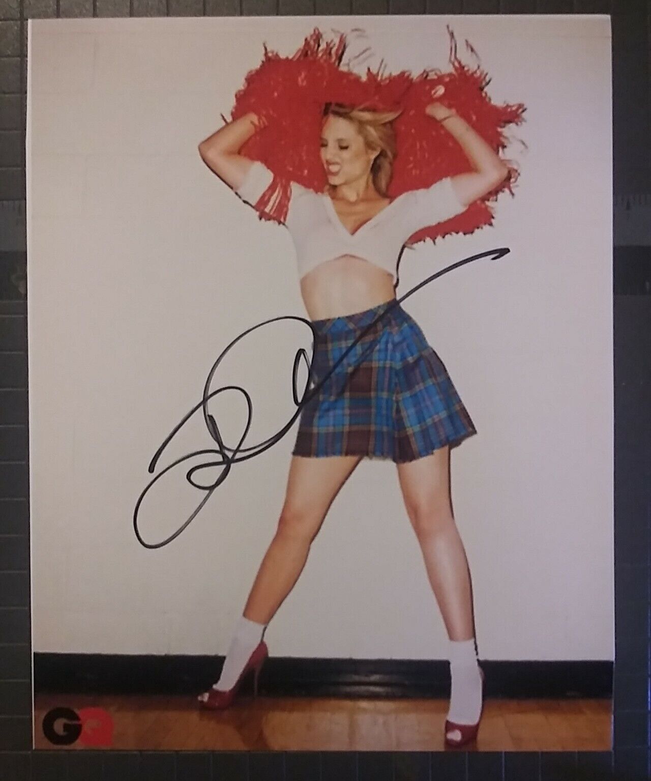 Dianna Agron signed 8x10