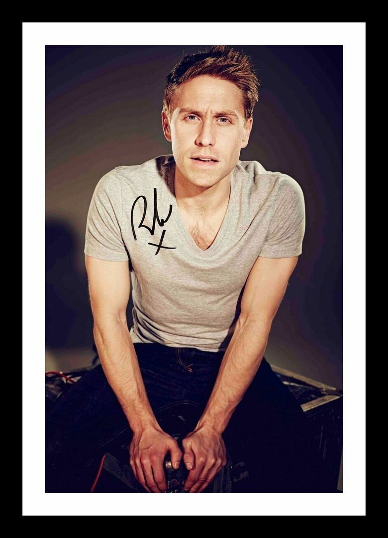 Russell Howard Autograph Signed & Framed Photo Poster painting