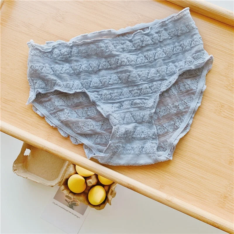 FINETOO Transparent Lace Women's Underwear Fashion Briefs Low-Rise Woman Underpants Lady Soft 3D Crimping Lingerie 2021 New M-XL