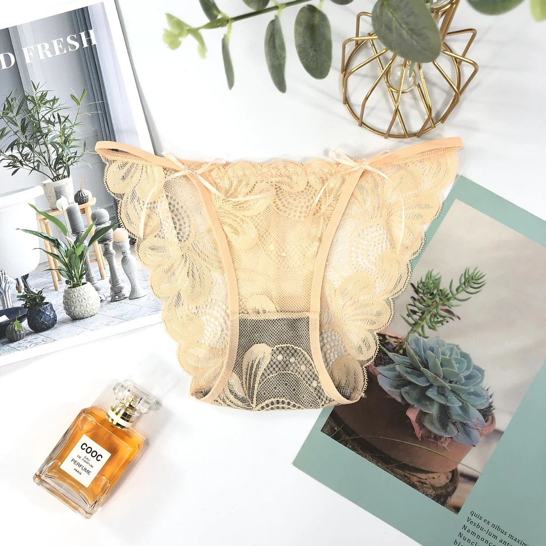 French Cotton Underwear Sexy Lace Panties Fashion Hollow Out Flower T Pants Low Waist Seamless Bow Briefs Female Sexy Lingerie