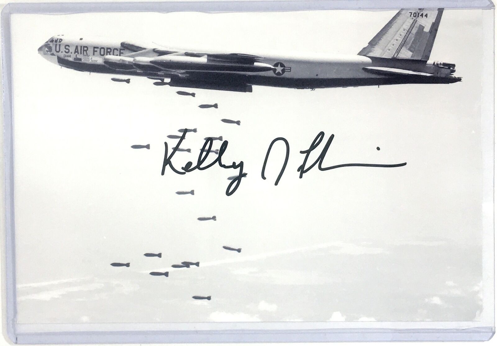 Kelly Flinn Signed 4x6 Photo Poster painting First Female B-52 Pilot B52 Autograph Auto *RARE*