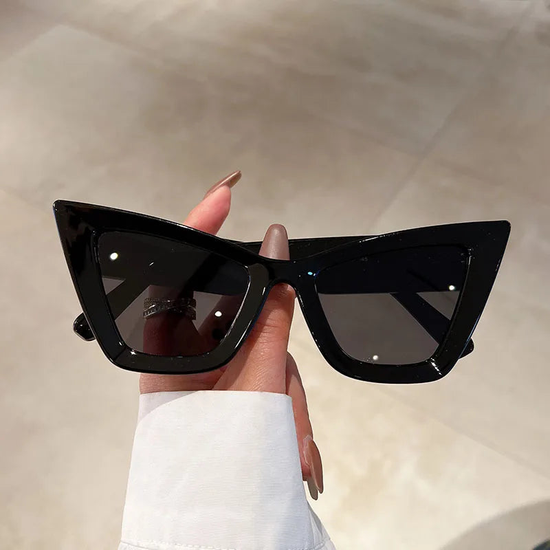 Llyge New Retro Women's Large Frame Cat Eye Sunglasses Fashion Brand Designer Women Outdoor Sunshade Sun Glasses UV400 Gafas De Sol llyge