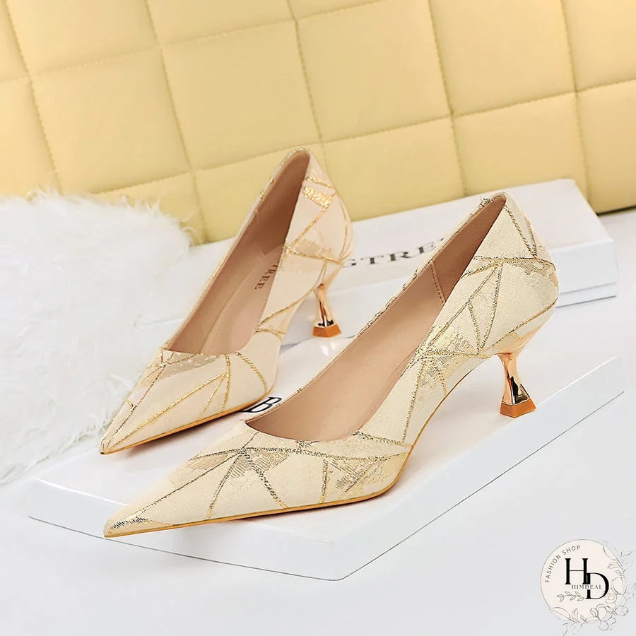 Tacones altos elegantes Bombas Tacón de metal Zapatos negros con punta en punta