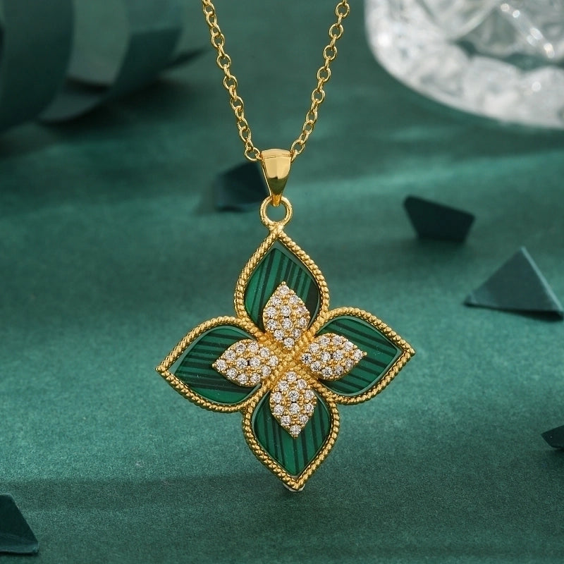 Elegant Four Leaf Clover Copper Zircon 18K Gold Plated White Gold Plated Pendant Necklace