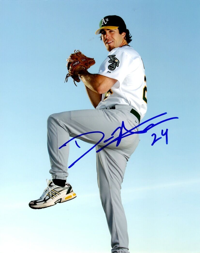 Signed 8x10 DAN HAREN Oakland A's Autographed Photo Poster painting - COA