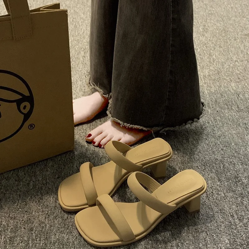 Breakj Breakj And Word With Small Cool Slippers Wearing Women 2025 Summer New French Fashion Temperament High-Heezy Slippers