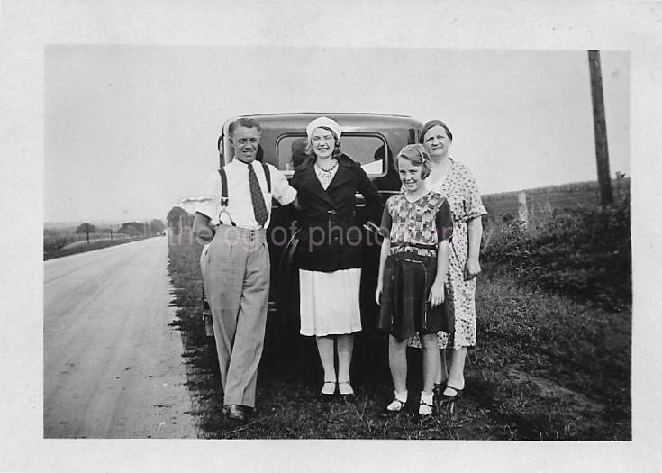 ROAD PORTRAIT Found ANTIQUE Photo Poster paintingGRAPH bw Original Snapshot VINTAGE 12 7 ZZ