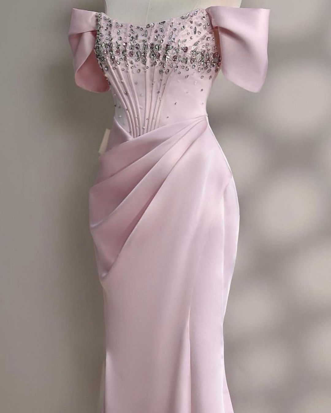 Lussooy Blushing Pink A-Line Beads Off-the-Shoulder Prom Dress with Pleated