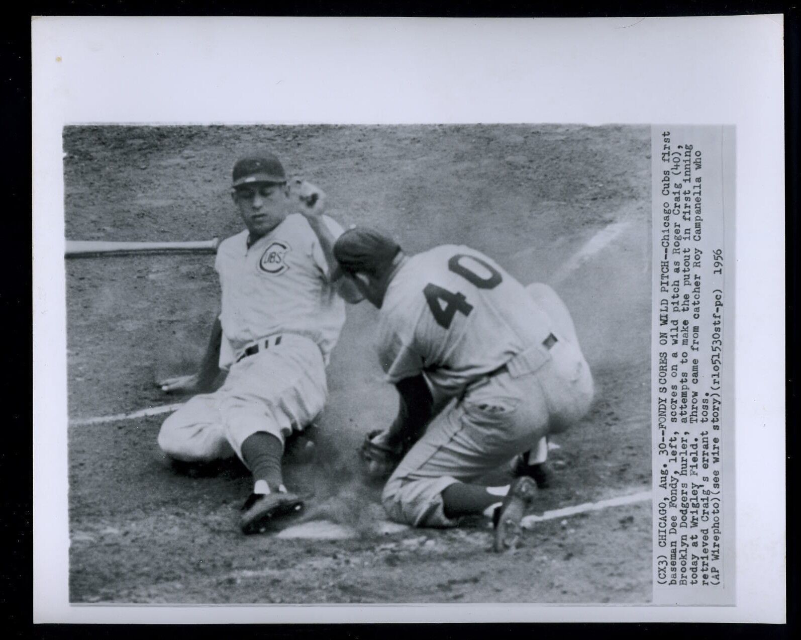 Dee Fondy scores on wild pitch 1956 Press Wire Photo Poster painting Chicago Cubs Roger Craig