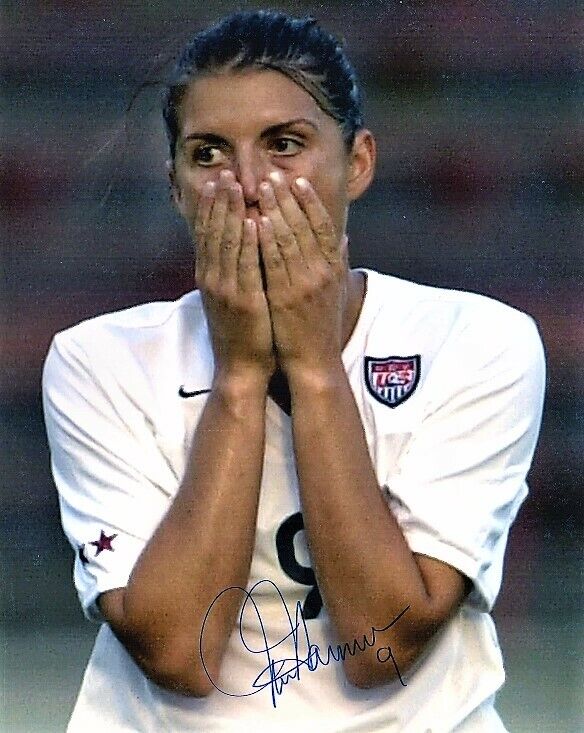 Mia Hamm Signed - Autographed Womens Soccer Legend 8x10 inch Photo Poster painting + RDM COA