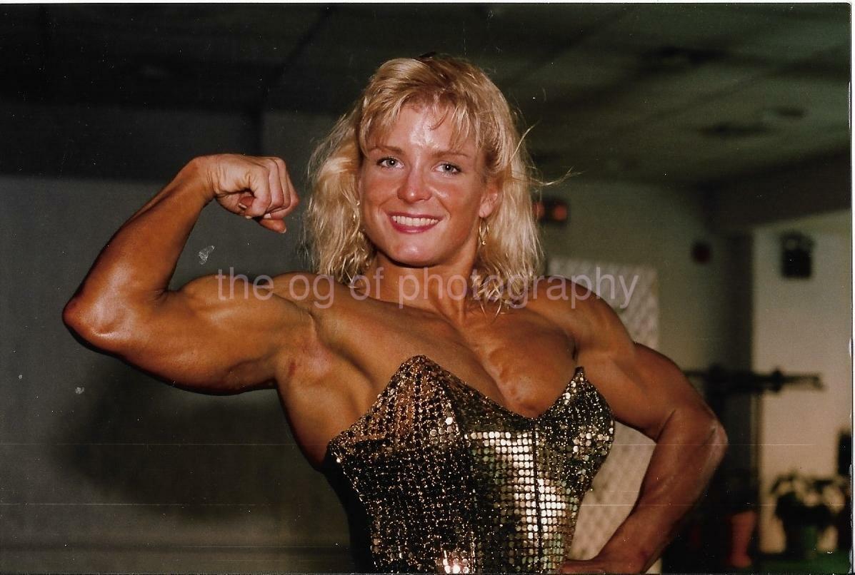 FEMALE BODYBUILDER 80's 90's FOUND Photo Poster painting Color MUSCLE GIRL Original EN 17 48 X