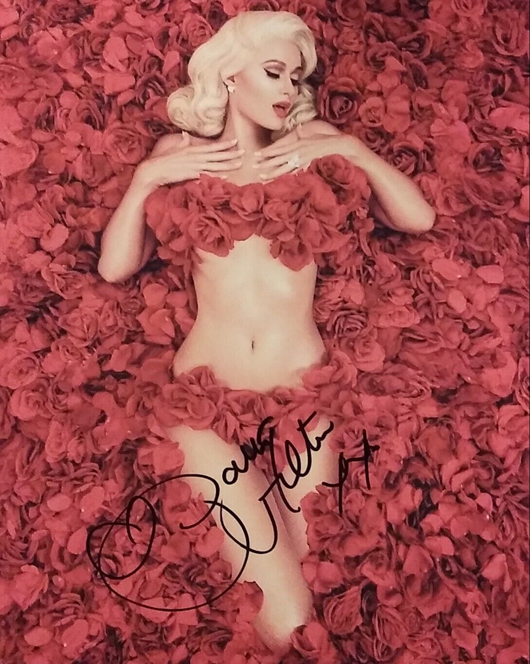 Paris Hilton signed 8 x 10