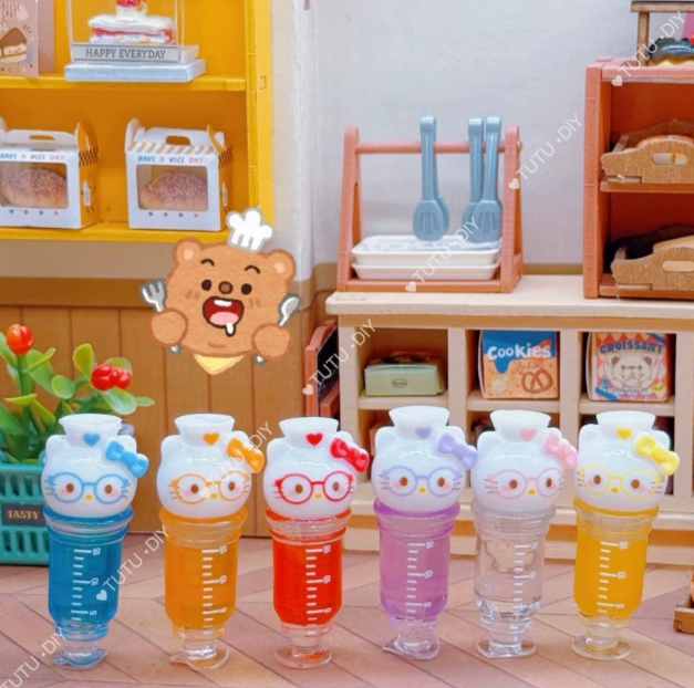 Mini HK Syringe Resin Charm Set