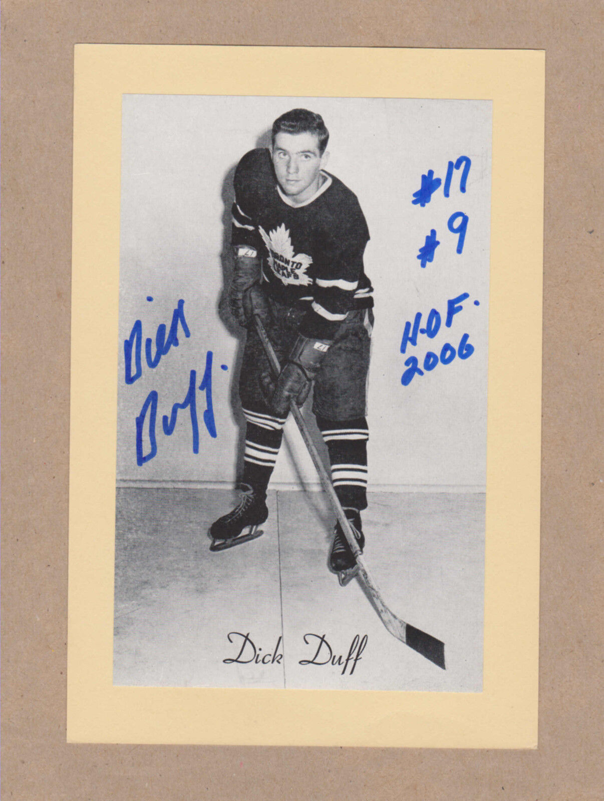 Dick Duff signed 1944-63 Beehive Photo Poster painting-Toronto Maple Leafs HOF