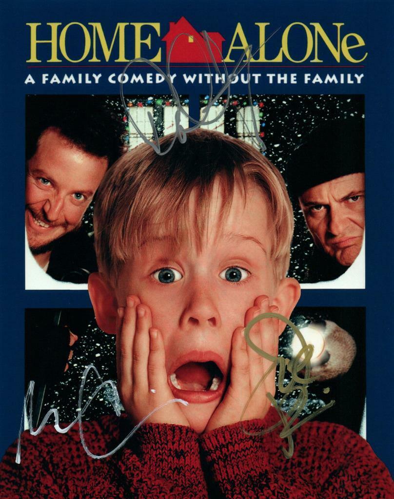 Macaulay Culkin Stern Pesci signed 8x10 Photo Poster painting autograph Pic autographed and COA