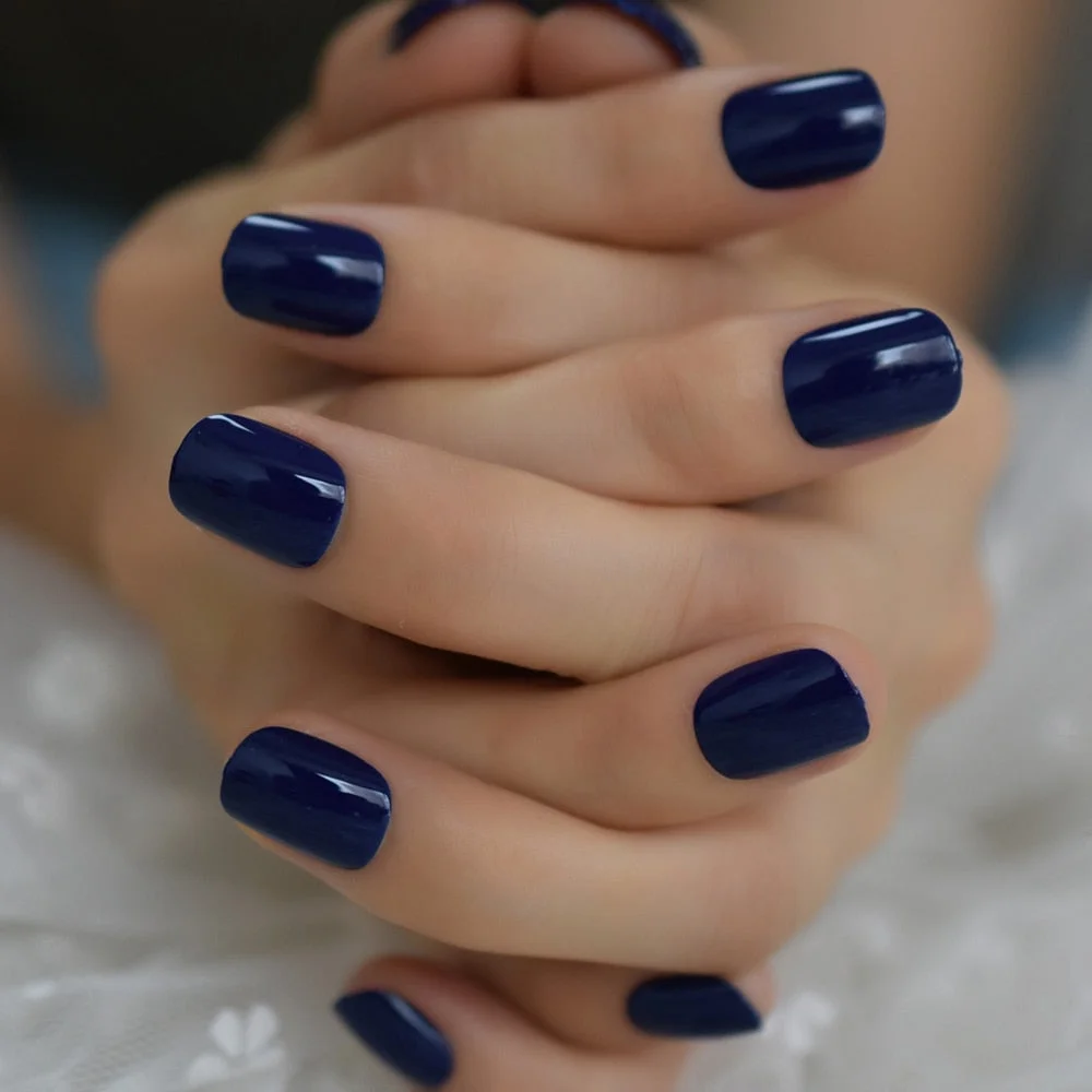 Petie Gelnails Diamond Blue Shiny Short Round Fake Nails Short Natural Full Cover Tips UV Shiny Nail Kit with Adhesive Tabs-Nail Inspo