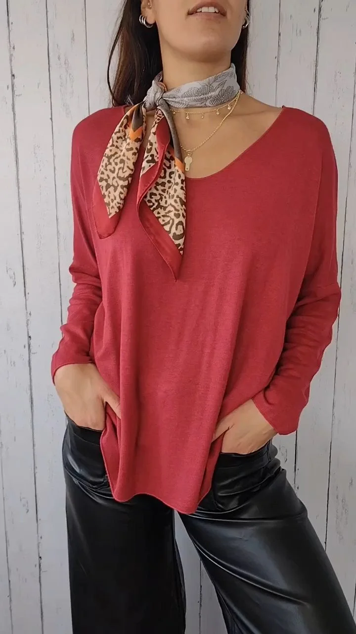 V-neck Long-sleeved Knitted Top
