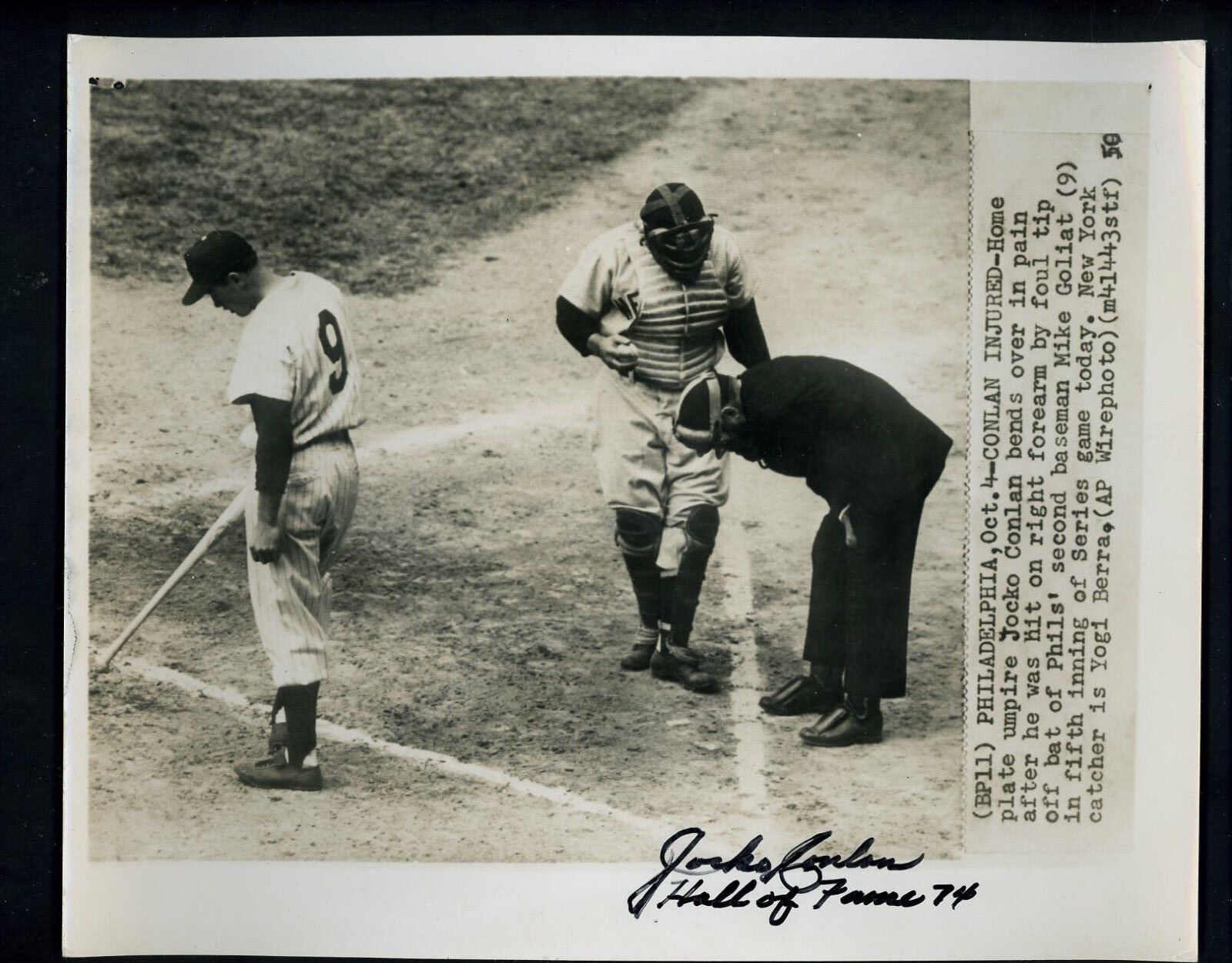 Jocko Conlan Signed Autographed 1950 World Series Press Photo Poster painting Yogi Berra Goliat