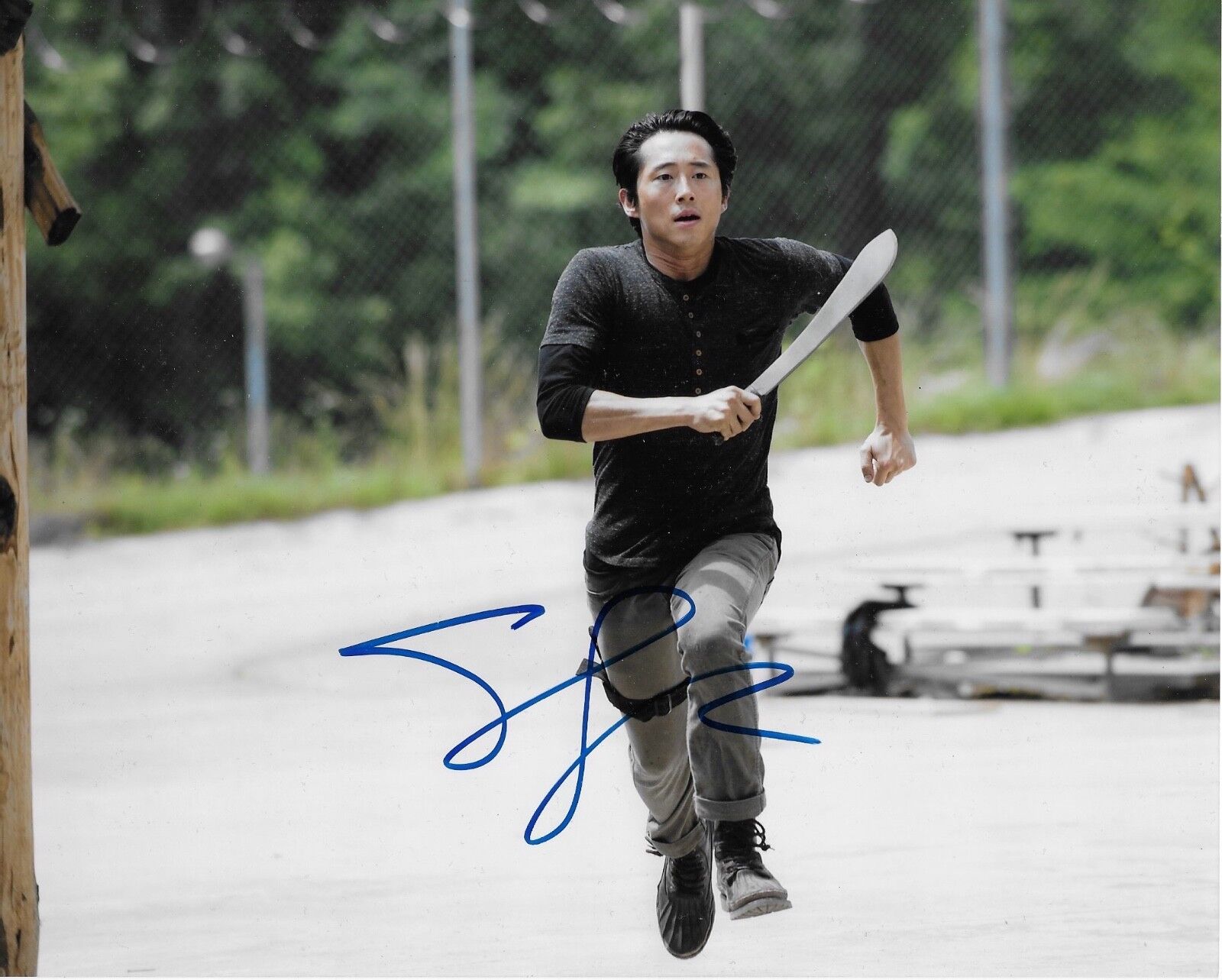 STEVEN YEUN 'THE WALKING DEAD' GLENN RHEE SIGNED 8X10 PICTURE *COA 2