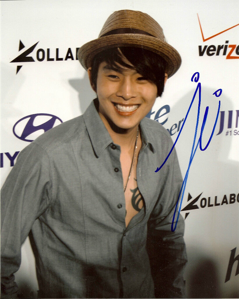 Justin Chon Autographed Twilight New Moon 8x10 Photo Poster painting COA