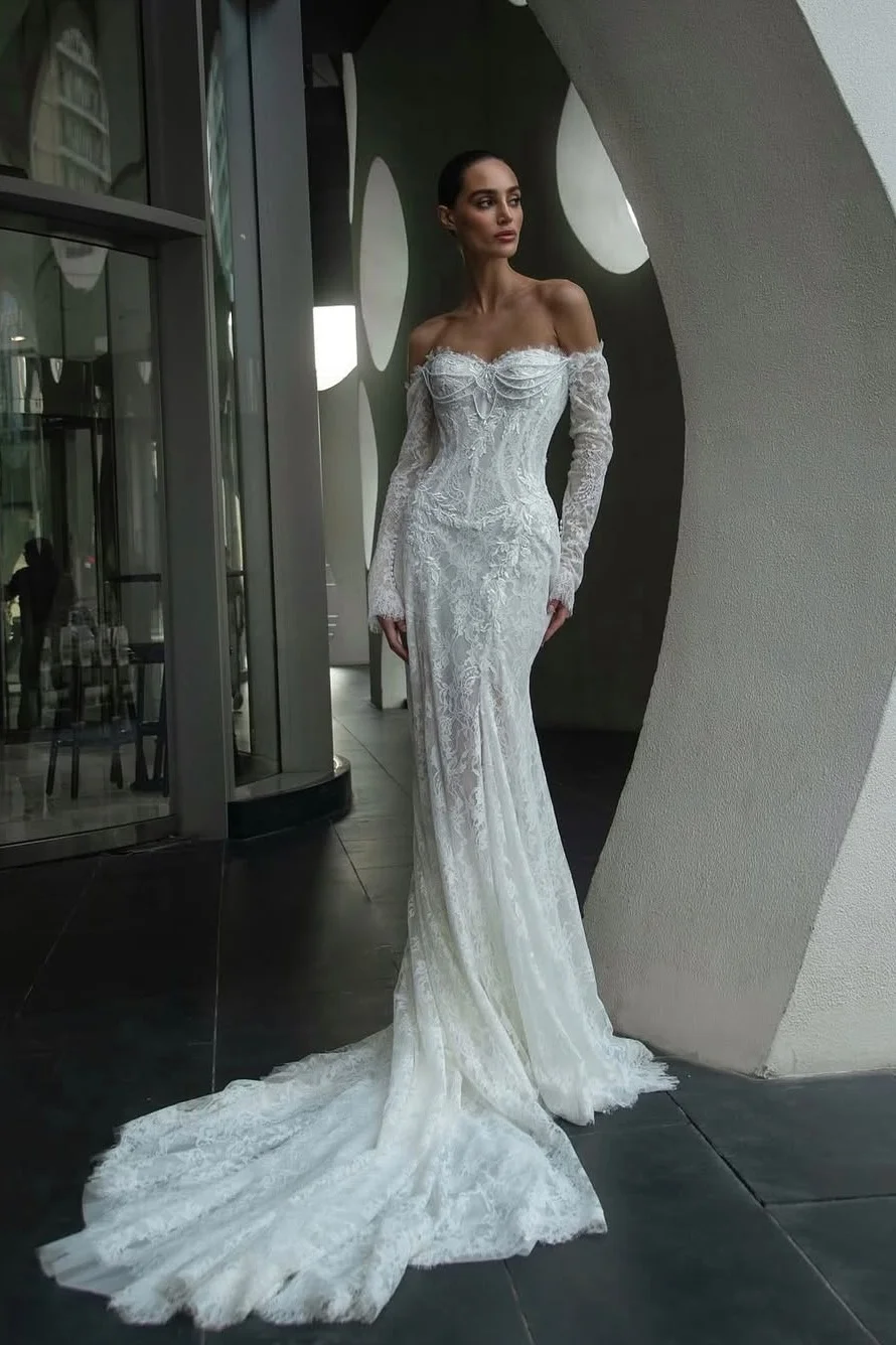Daisda Long Sleeves Strapless Sweetheart Wedding Dress With Embroidery