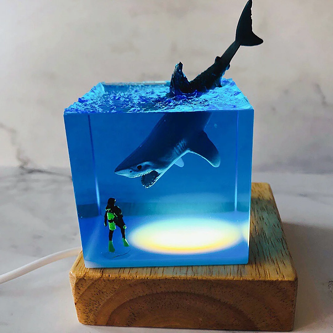 The resin shark night light （ Best Gift 🎁 ）