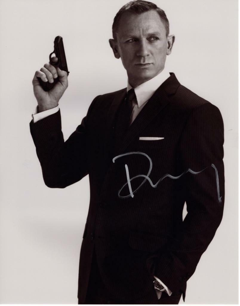 Daniel Craig signed 11x14 Photo Poster painting Picture autographed Pic includes COA