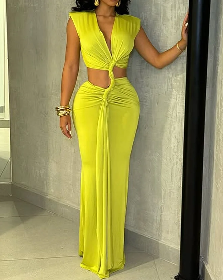 Sleeveless hollow solid color dress