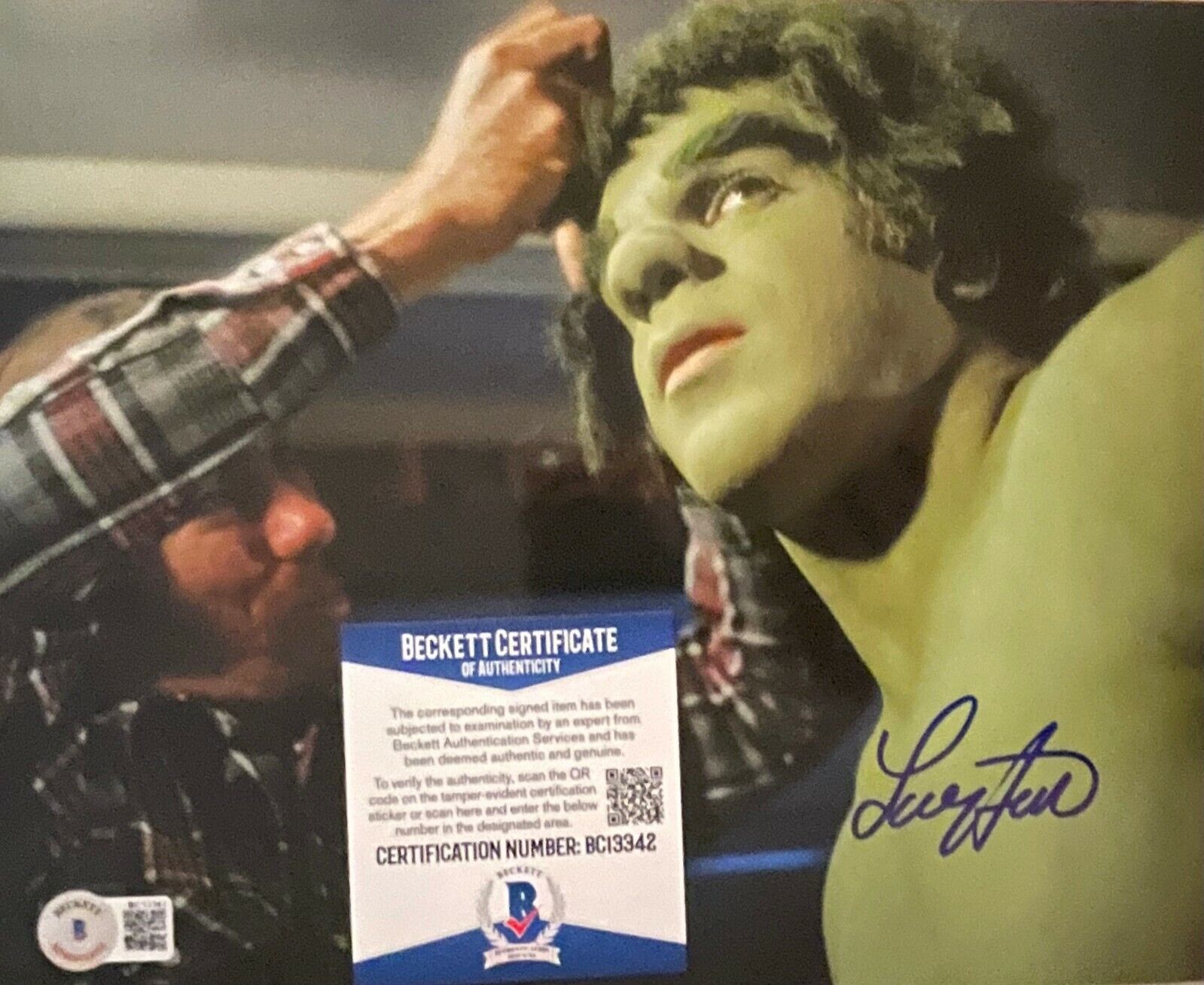 Lou Ferrigno Hulk Original Autographed 8X10 Photo Poster painting w/Beckett COA #26