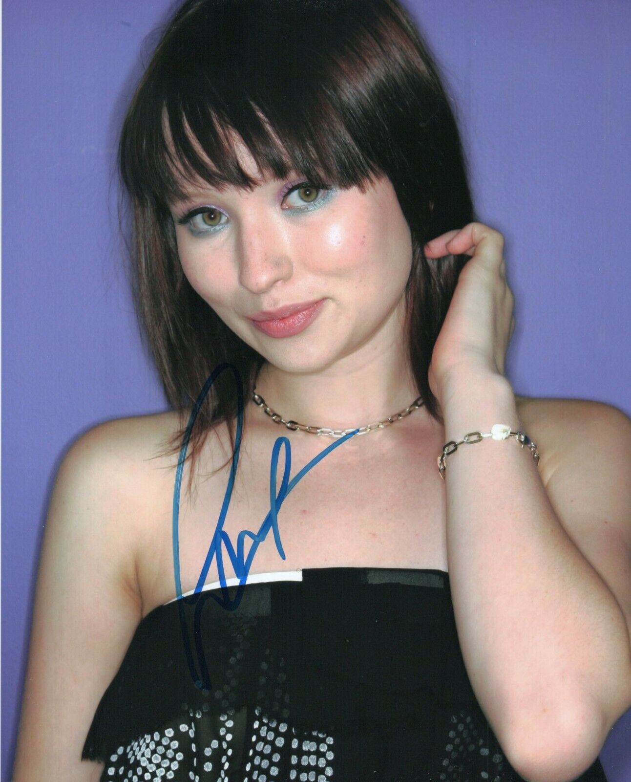 Autographed Emily Browning signed 8 x 10 Photo Poster painting Nice