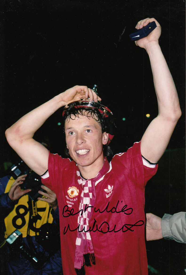 Manchester United Hand Signed Mike Duxbury Photo Poster painting 12x8.