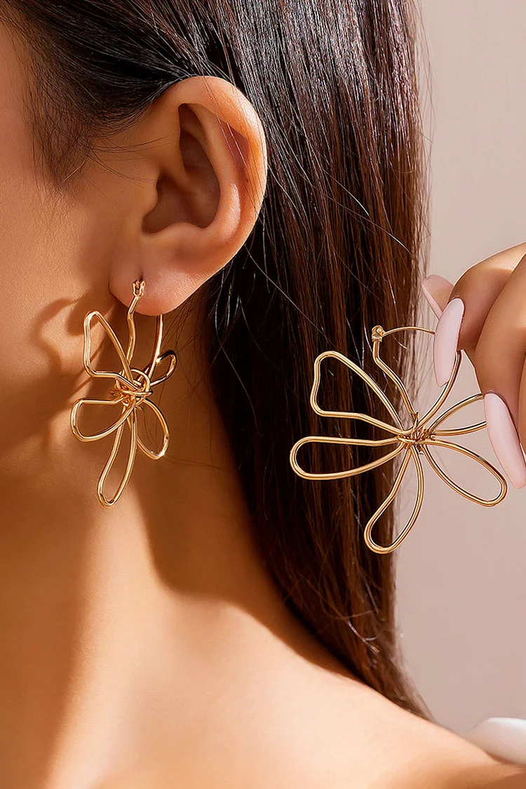 Irregular Knotted Flower Metallic Sheen Dangle Earrings