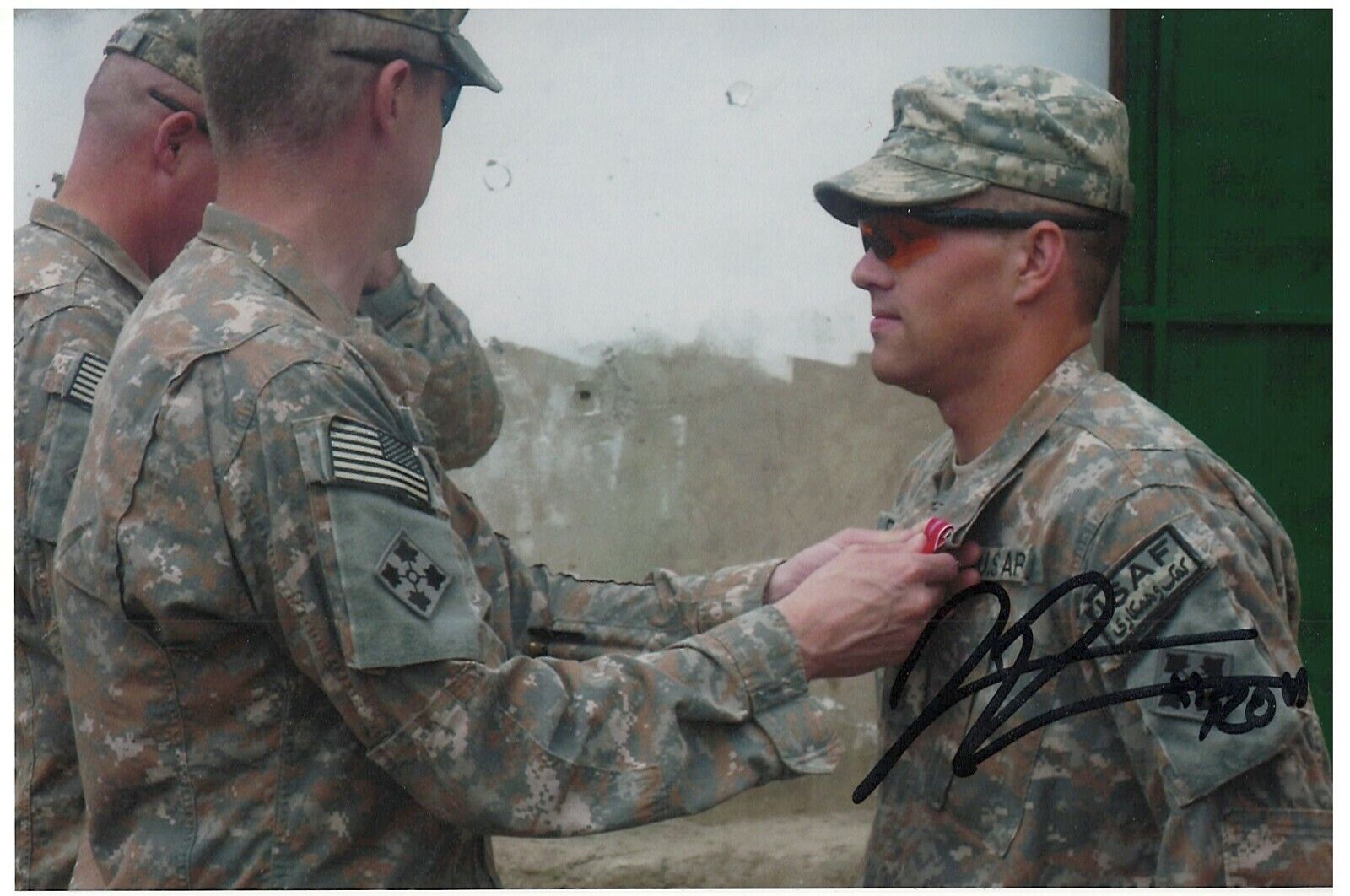 CLINT ROMESHA 4TH INF DIV AFGHANISTAN MEDAL OF HONOR RECIPIENT RARE SIGNED Photo Poster painting