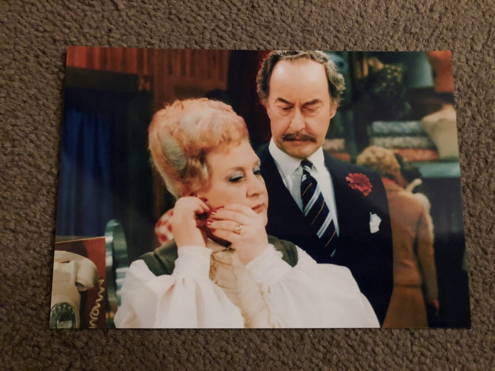 MOLLIE SUGDEN & FRANK THORNTON (ARE YOU BEING SERVED?) UNSIGNED Photo Poster painting- 7x5”