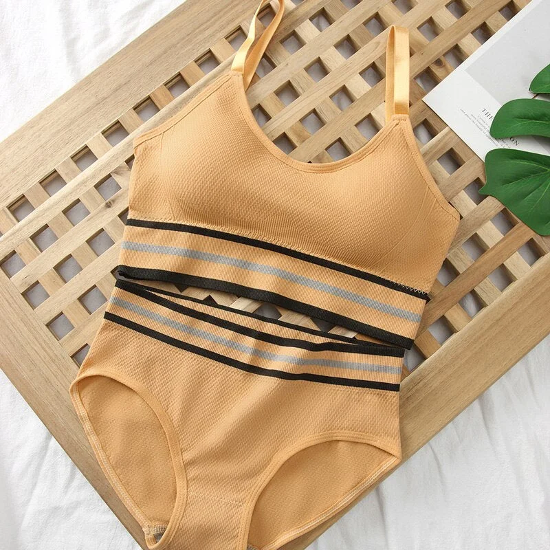 Meet'r Women Bra Panties Set Seamless Top Female Sport Crop Top Beauty Back Bralette Brief Sexy Lingerie Fitness Underwear Set