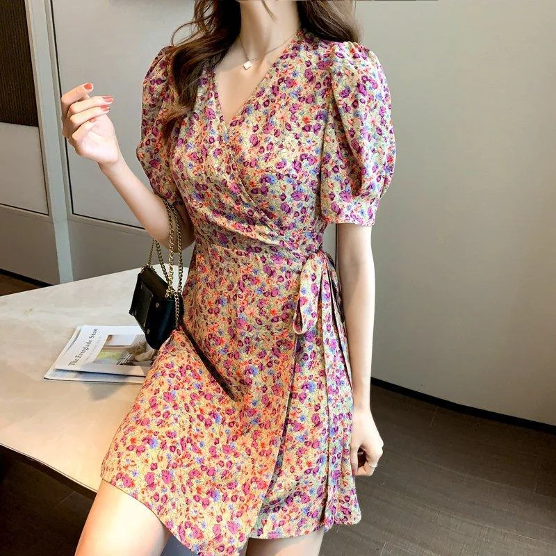 Vintage V-Neck Short Sleeve Dress