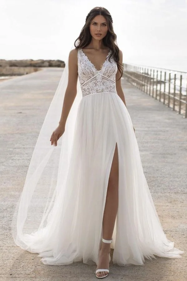 V-Neck Sleeveless Lace Wedding Dress PD083