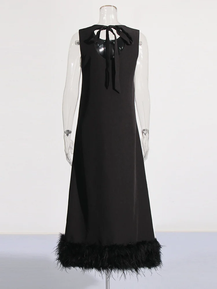 Brownm Spring 2025 New Fashion Temperament Round Neckless Loose Loose Solid Color Feather Splicing Design Long Dress