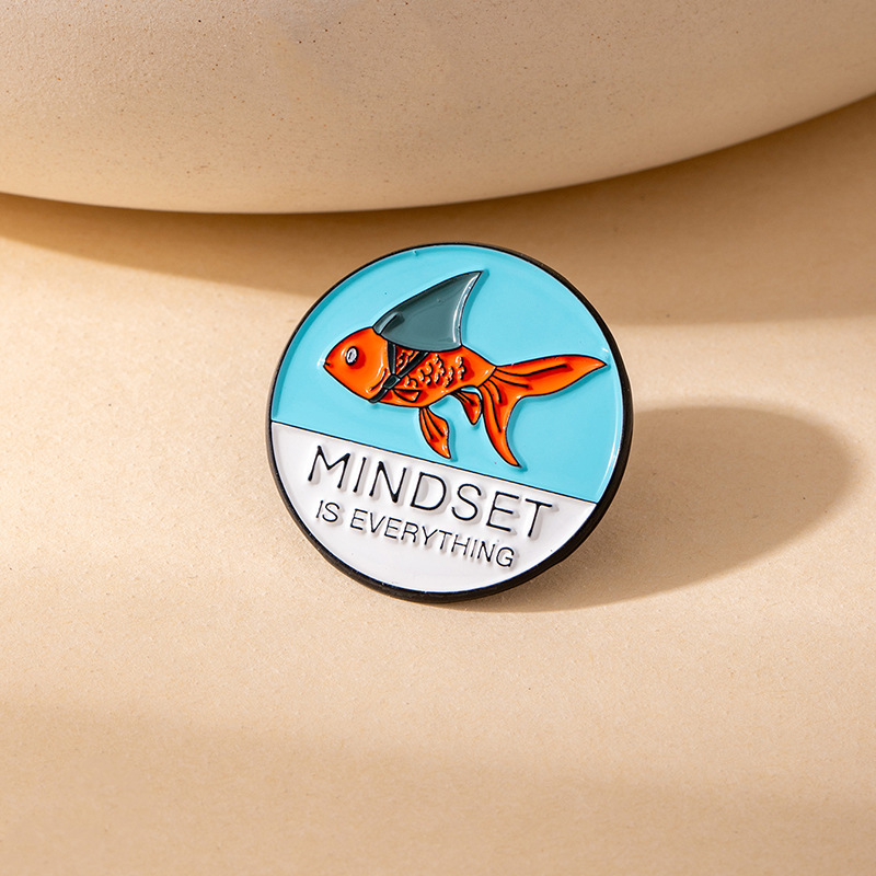 Hot-selling cute cartoon lucky koi series brooches good luck pins creative alloy drip badges