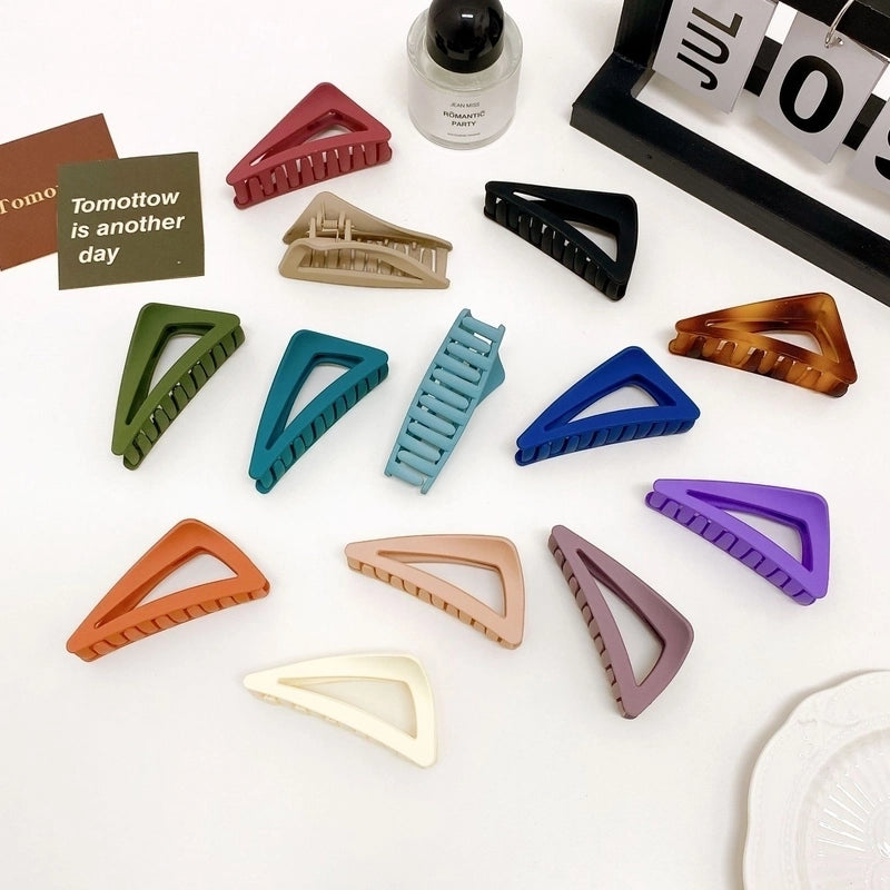 Women’s Minimalist Triangle Plastic Hair Claws