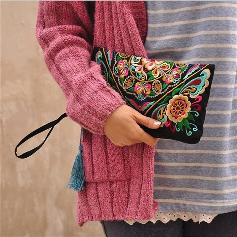 Women Ethnic National Retro Butterfly Flower Bag Handbag Coin Purse Embroidered Lady Clutch Tassel Small Flap Summer Bolsa