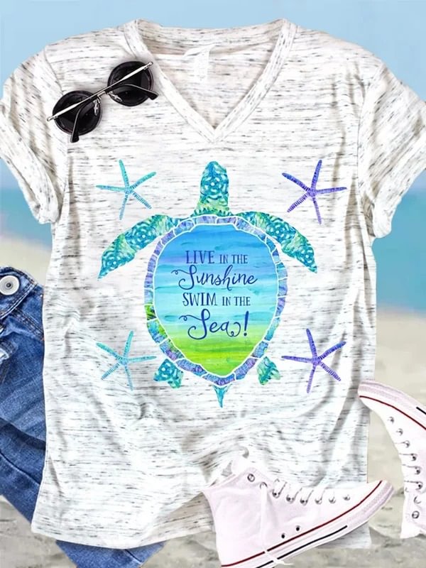 Women's Live In The Sunshine Swim In The Sea！Sea Turtle Print V-Neck Tee