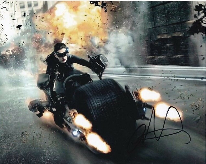 Anne hathaway signed batman the dark knight rises catwoman selina 8x10 Photo Poster painting