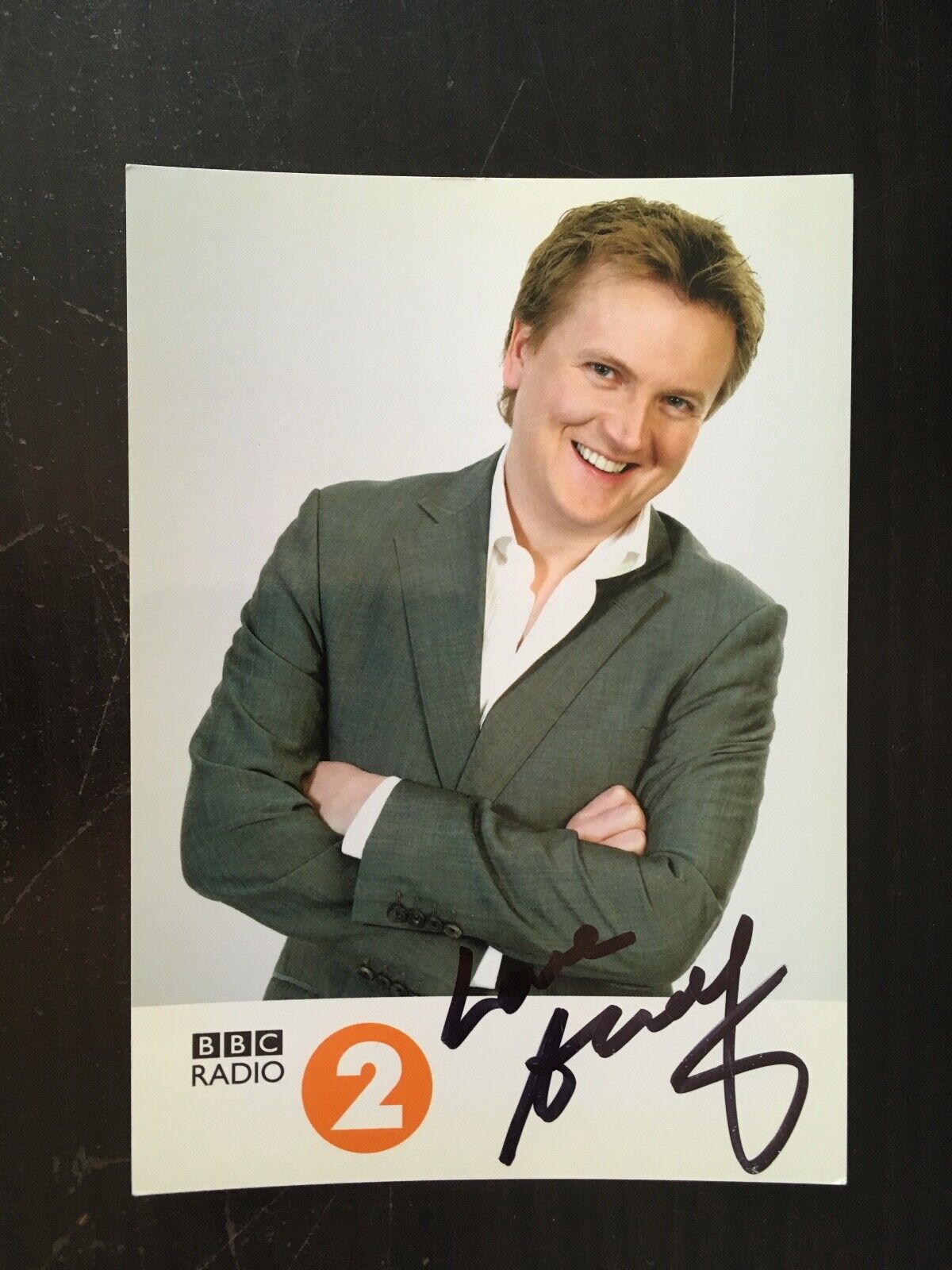 ALED JONES - RADIO AND TV PRESENTER - EXCELLENT SIGNED Photo Poster paintingGRAPH