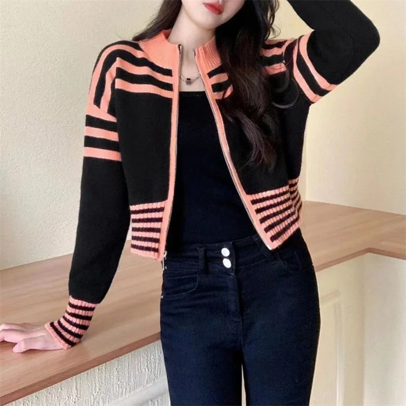 Churchf Churchf People Wear Fashionable Standing Collar Short Knit Female Autumn Design Sense Contrast Color Zipper Striped Sweater Sweater